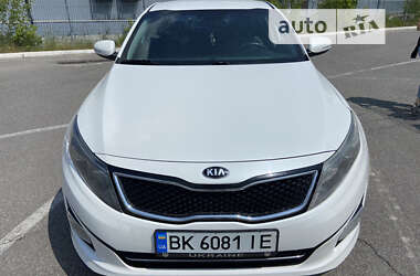 Седан Kia K5 2013 в Львове