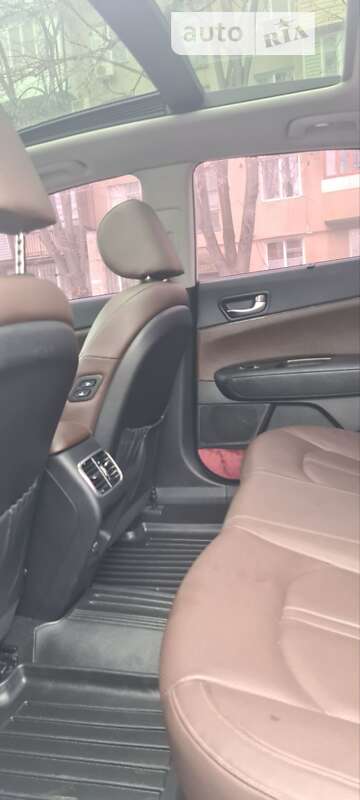 Седан Kia K5 2015 в Ізмаїлі