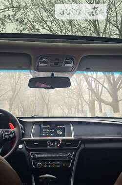 Седан Kia K5 2015 в 