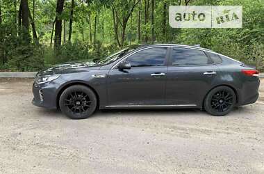 Седан Kia K5 2016 в 