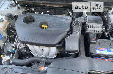 Седан Kia K5 2013 в 