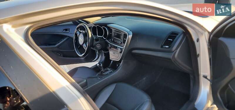 Седан Kia K5 2013 в Сумах
