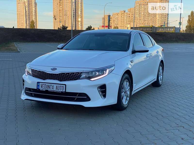 Седан Kia K5 2016 в Києві