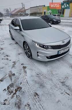 Седан Kia K5 2015 в 