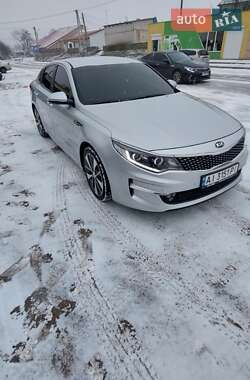 Седан Kia K5 2015 в Барышевке