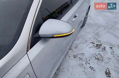Седан Kia K5 2015 в 