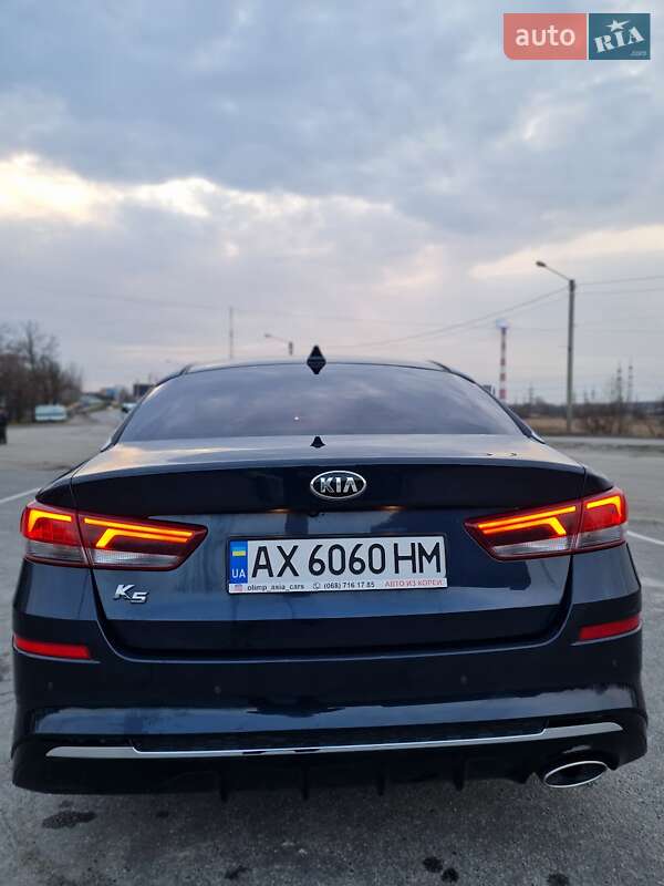 Седан Kia K5 2018 в Харькове