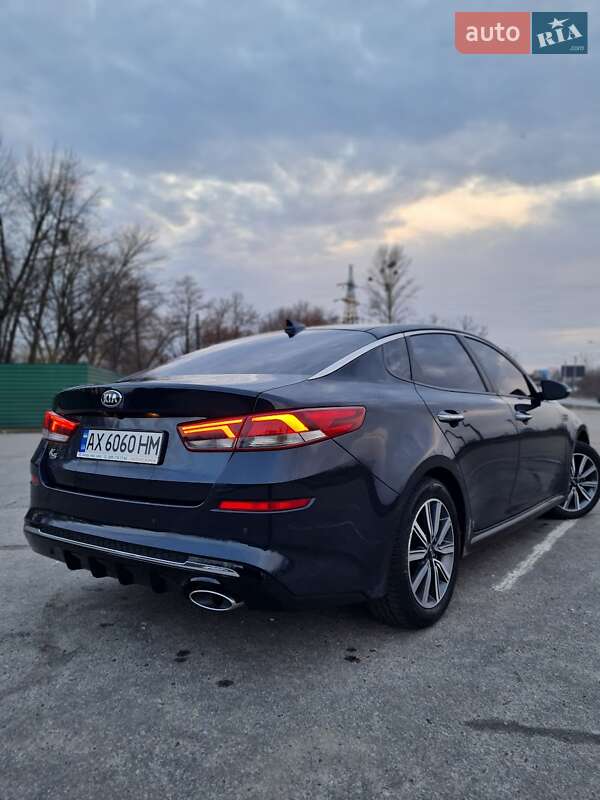 Седан Kia K5 2018 в Харькове