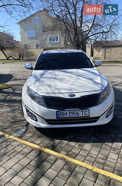 Седан Kia K5 2015 в Одессе