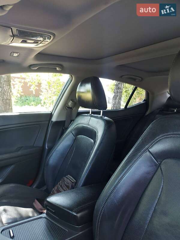 Седан Kia K5 2011 в Харькове