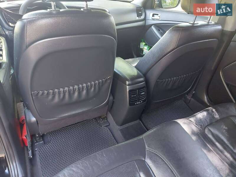 Седан Kia K5 2011 в Харькове