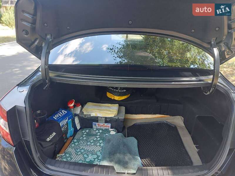 Седан Kia K5 2011 в Харькове