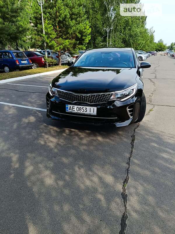 Седан Kia K5 2016 в Днепре