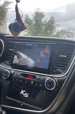 Седан Kia K5 2015 в 