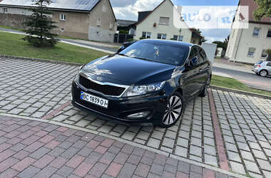 Седан Kia K5 2010 в Дрогобыче