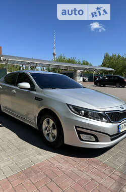 Седан Kia K5 2015 в Киеве