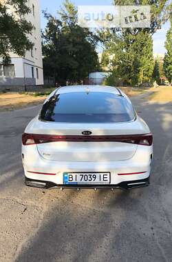 Седан Kia K5 2021 в Кременчуге