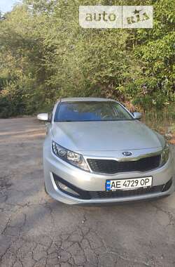 Седан Kia K5 2013 в Дніпрі