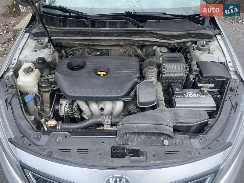 Седан Kia K5 2015 в Києві