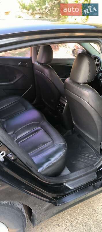 Седан Kia K5 2013 в Баштанці