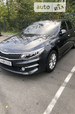 Седан Kia K5 2017 в Бучі