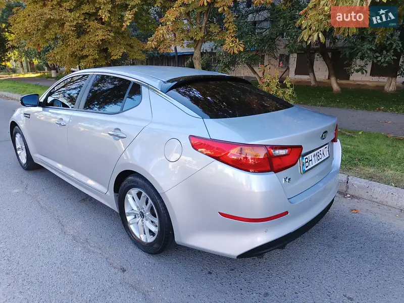 Седан Kia K5 2014 в 