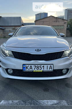 Седан Kia K5 2016 в Києві