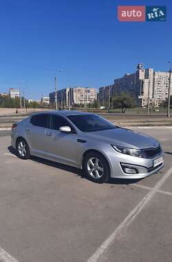 Седан Kia K5 2014 в Запоріжжі