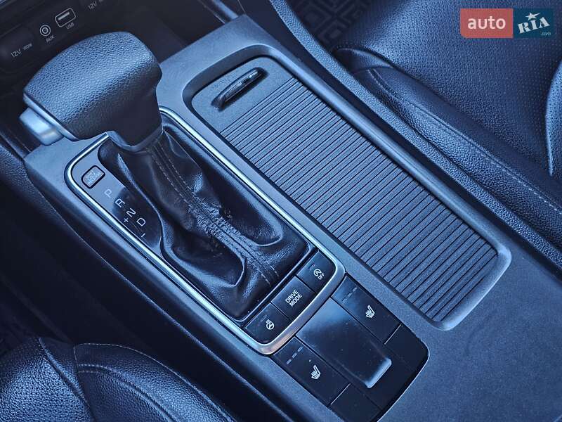 Седан Kia K5 2017 в Тернополі