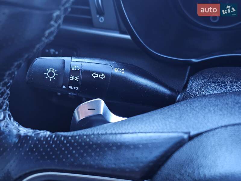 Седан Kia K5 2017 в Тернополі