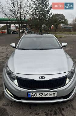 Седан Kia K5 2011 в Тячеві