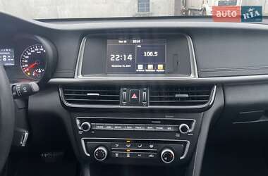 Седан Kia K5 2016 в 