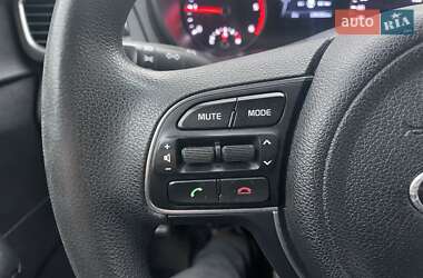 Седан Kia K5 2016 в 