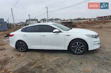 Седан Kia K5 2016 в Киеве