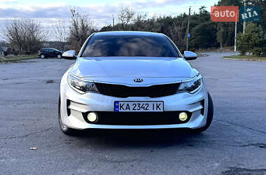 Седан Kia K5 2016 в Днепре