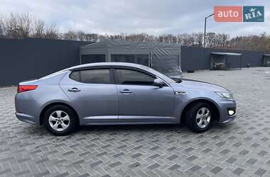 Седан Kia K5 2010 в Полтаві