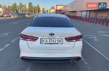 Седан Kia K5 2015 в Києві