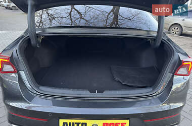 Седан Kia K5 2019 в 