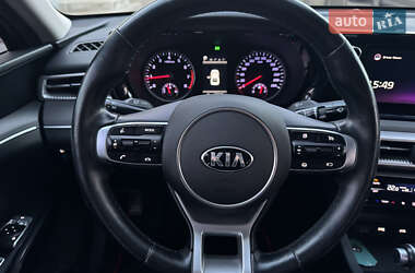 Седан Kia K5 2019 в 