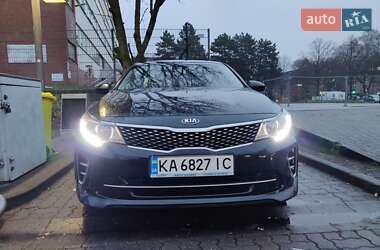 Седан Kia K5 2016 в Киеве