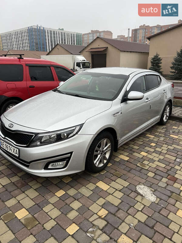 Седан Kia K5 2014 в Днепре