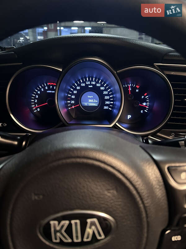Седан Kia K5 2014 в Киеве