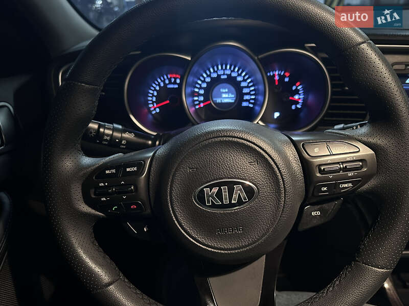 Седан Kia K5 2014 в Киеве