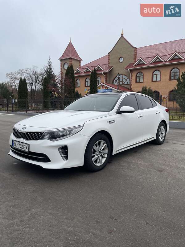 Седан Kia K5 2016 в Києві