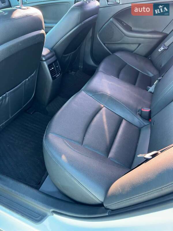 Седан Kia K5 2013 в Киеве