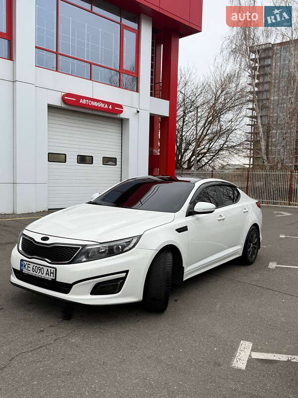 Седан Kia K5 2013 в Днепре