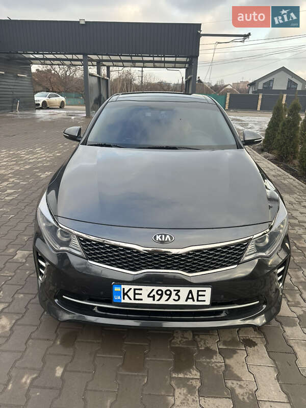 Седан Kia K5 2015 в Кривому Розі