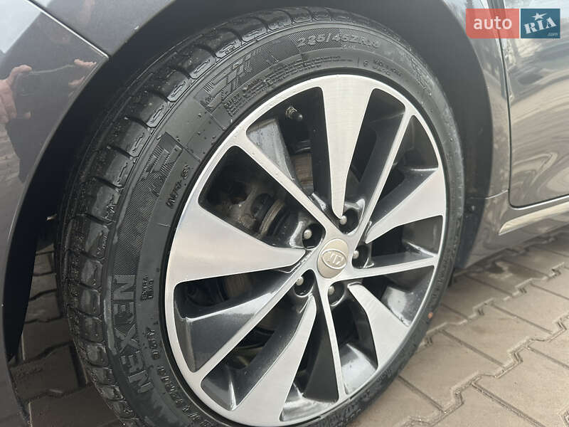Седан Kia K5 2015 в Кривому Розі