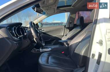 Седан Kia K5 2012 в Стрию