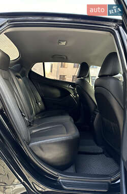 Седан Kia K5 2012 в 